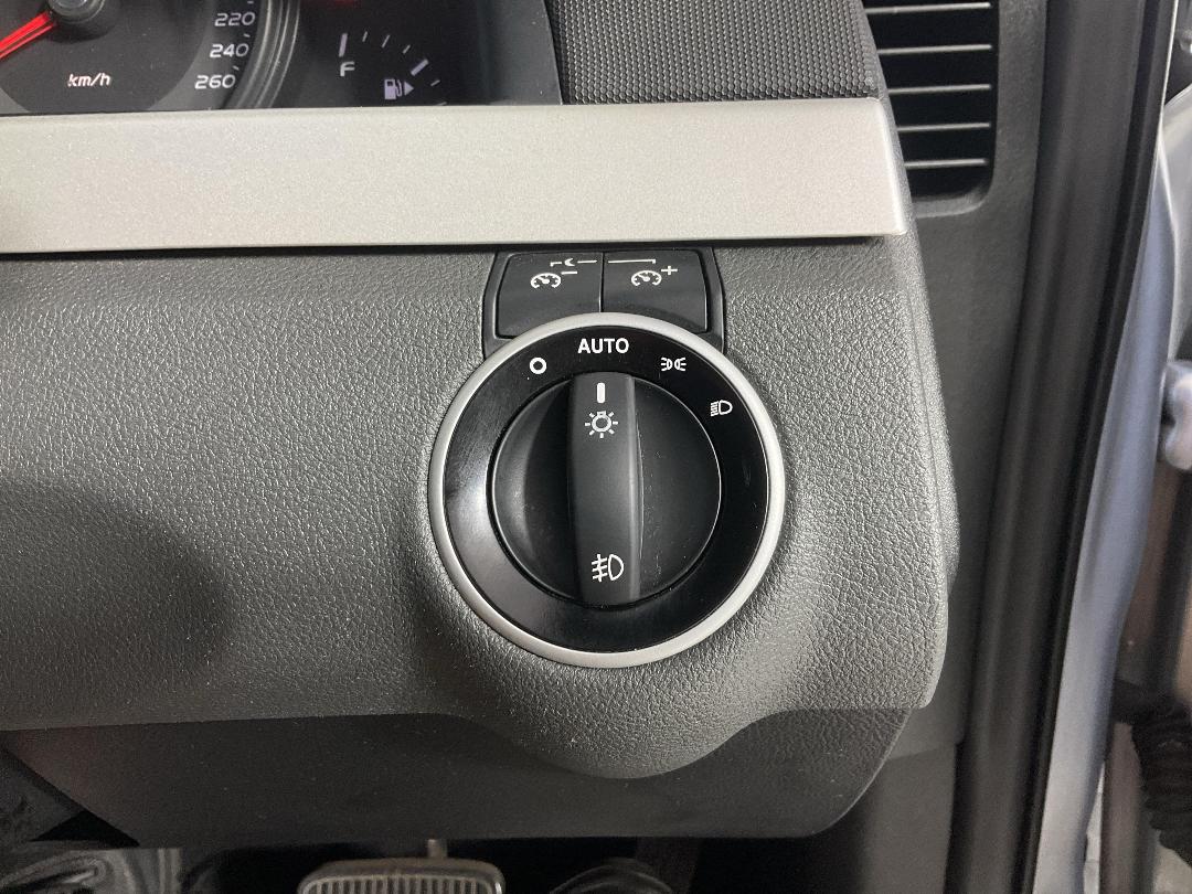 Photo '31' of Holden Commodore Photo '31' of Holden Commodore