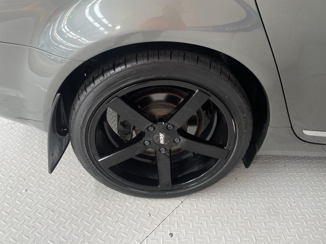 Photo '12' of Holden Commodore