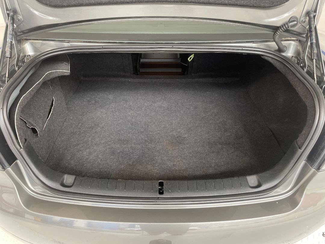 Photo '14' of Holden Commodore