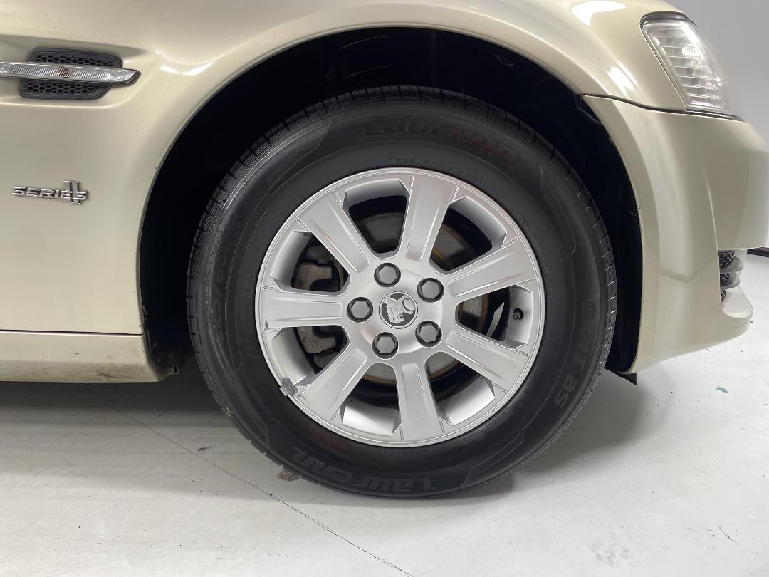 Photo '9' of Holden Commodore