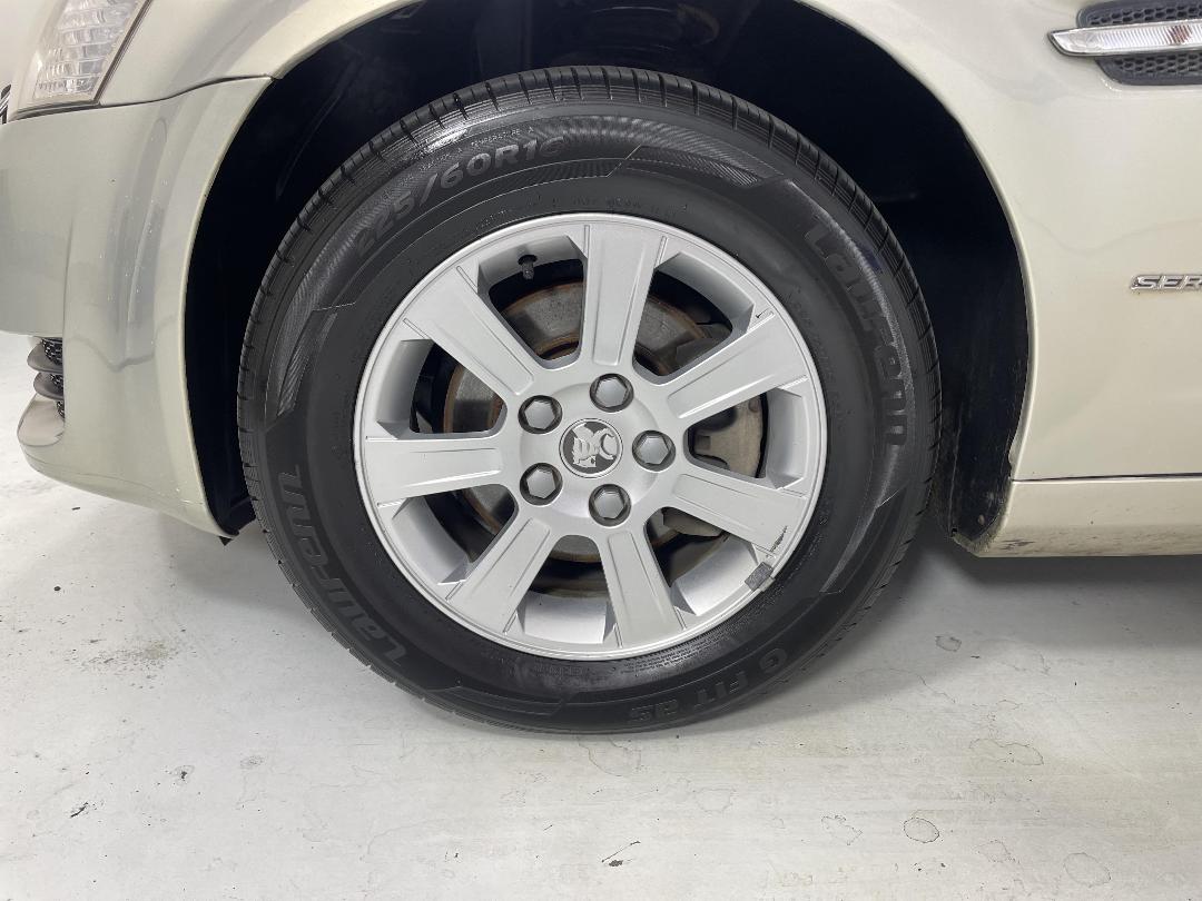 Photo '10' of Holden Commodore