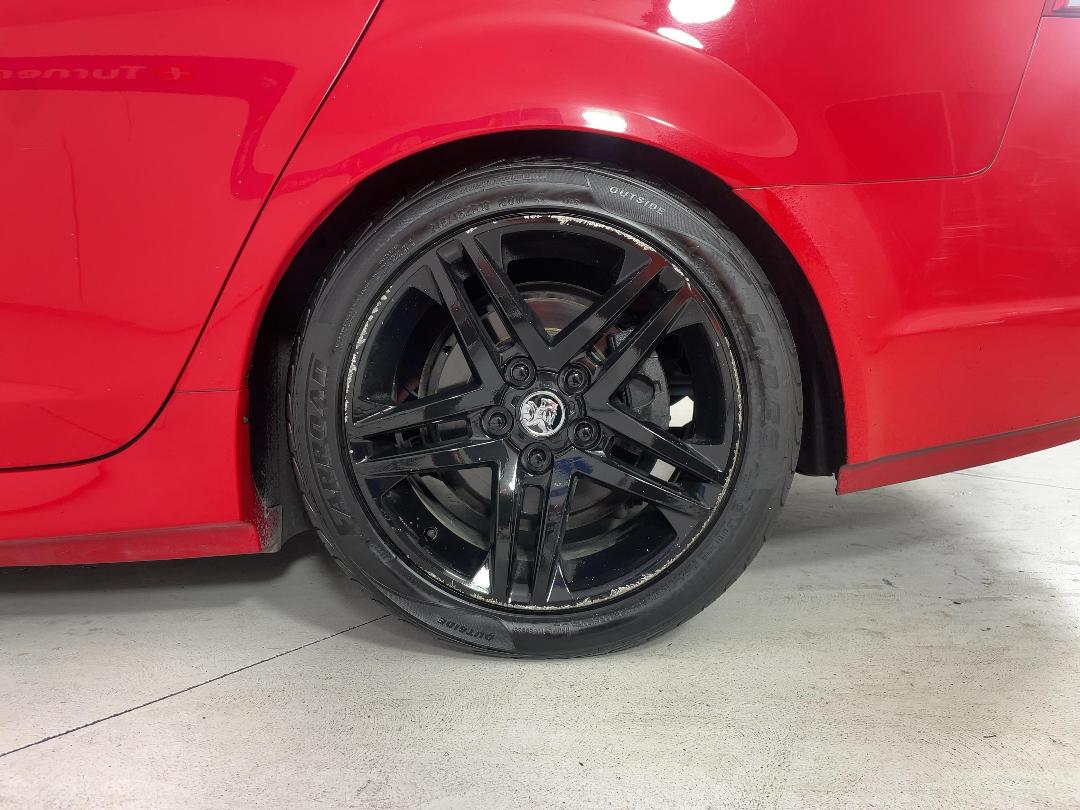 Photo '11' of Holden Commodore Photo '11' of Holden Commodore