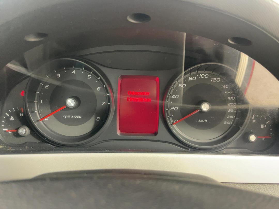 Photo '21' of Holden Commodore Photo '21' of Holden Commodore