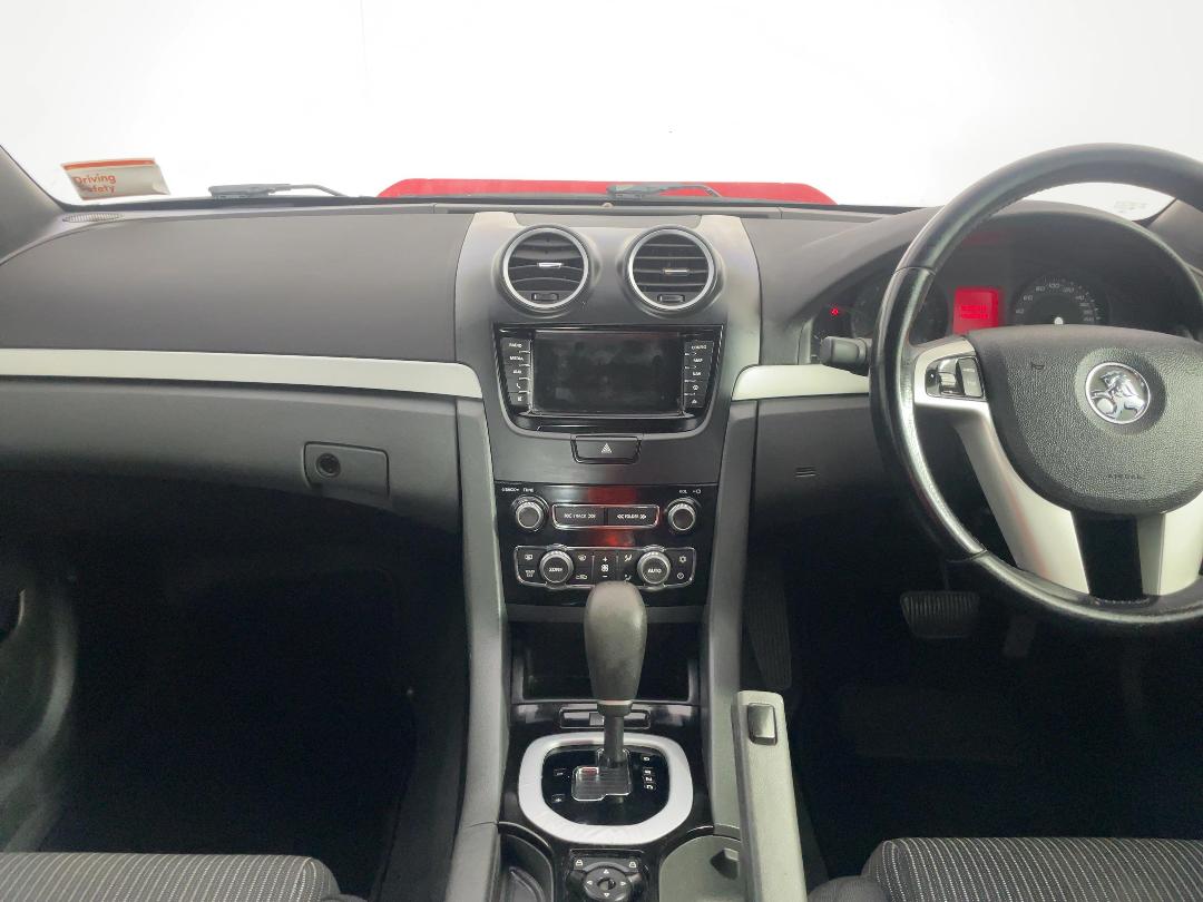 Photo '17' of Holden Commodore Photo '17' of Holden Commodore