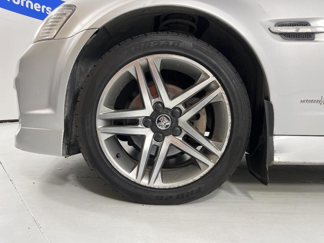 Photo '10' of Holden Commodore Photo '10' of Holden Commodore