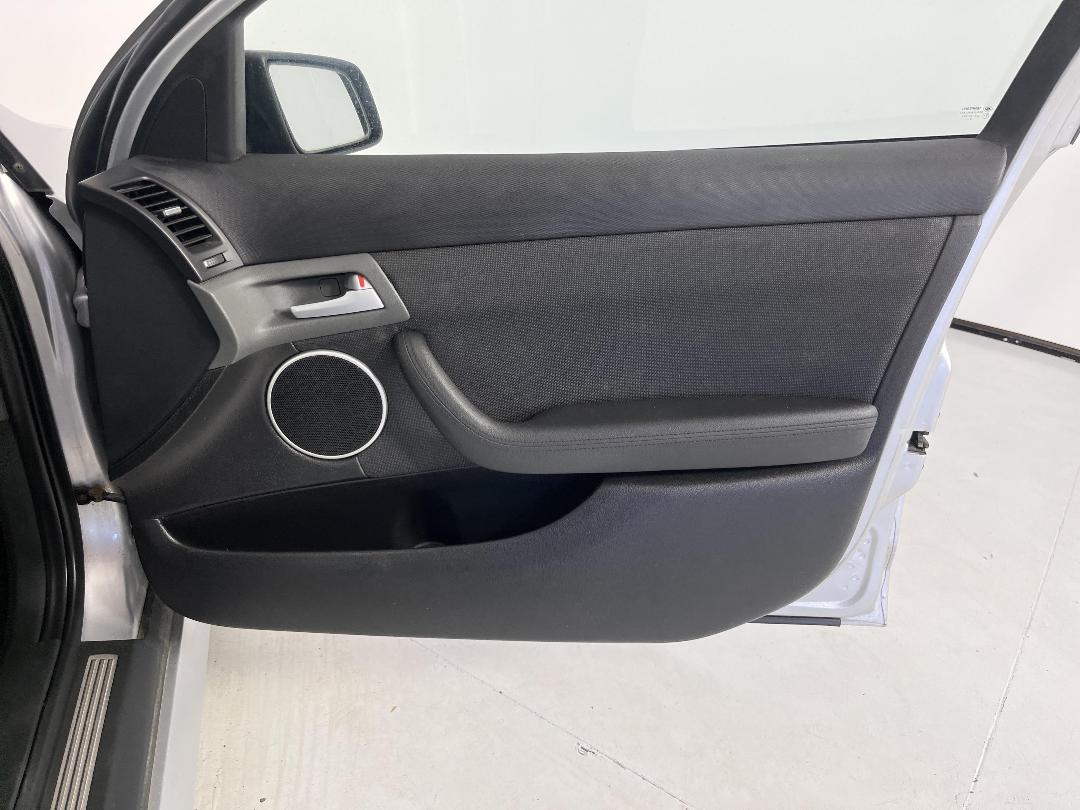 Photo '15' of Holden Commodore Photo '15' of Holden Commodore