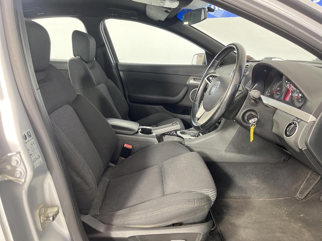 Photo '16' of Holden Commodore Photo '16' of Holden Commodore