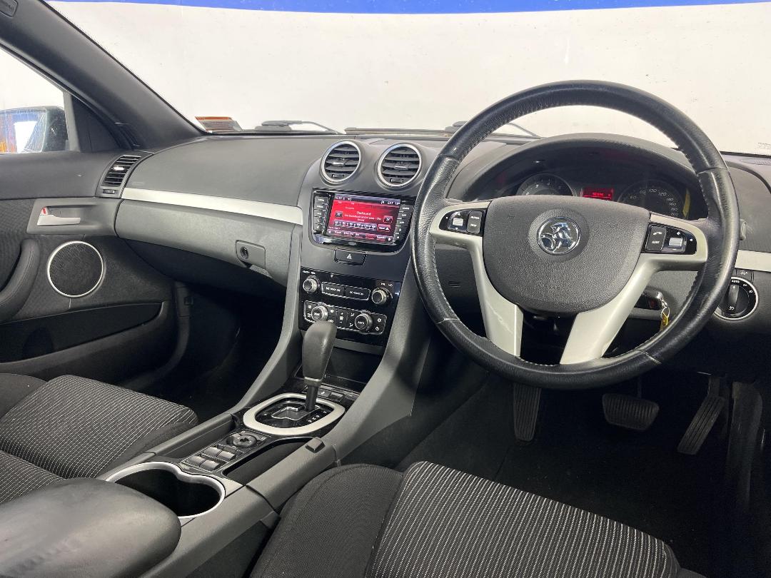 Photo '17' of Holden Commodore Photo '17' of Holden Commodore