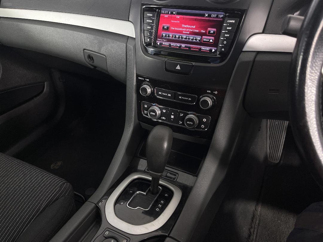 Photo '18' of Holden Commodore Photo '18' of Holden Commodore