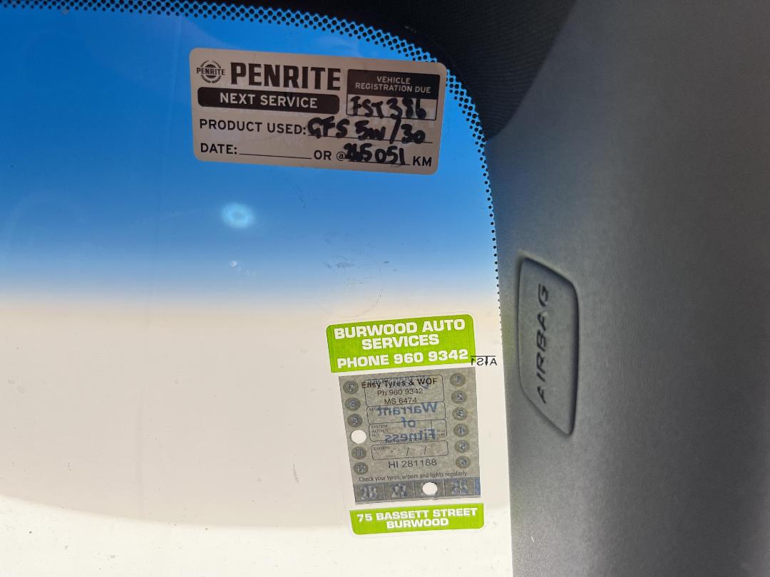 Photo '26' of Holden Commodore Photo '26' of Holden Commodore