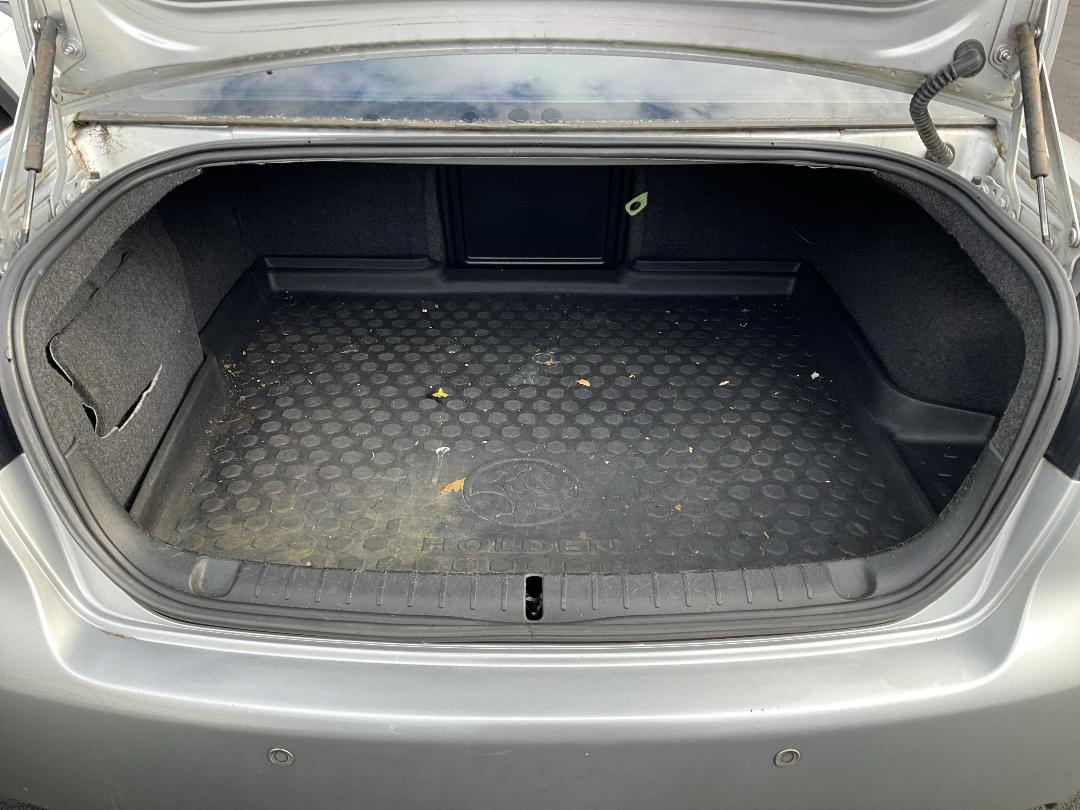 Photo '5' of Holden Commodore SV6