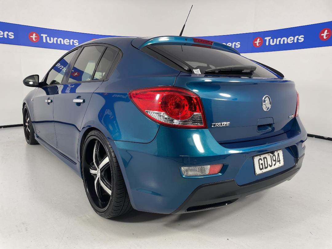 Photo '5' of Holden Cruze