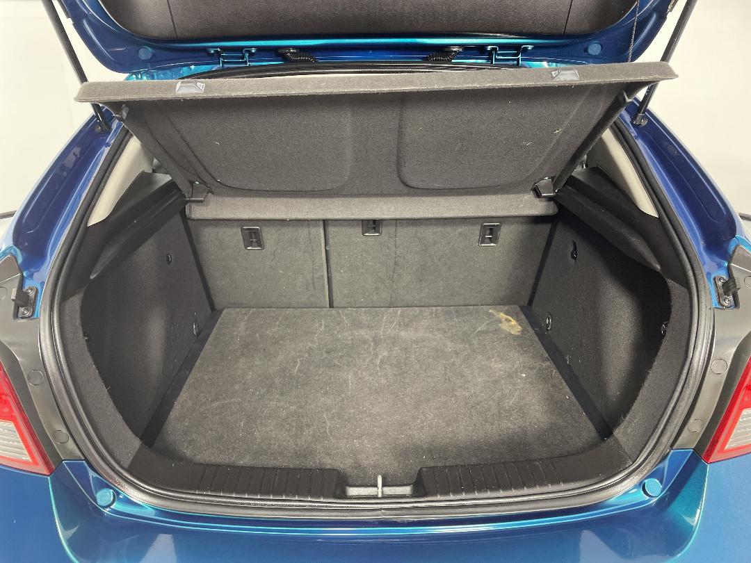 Photo '14' of Holden Cruze