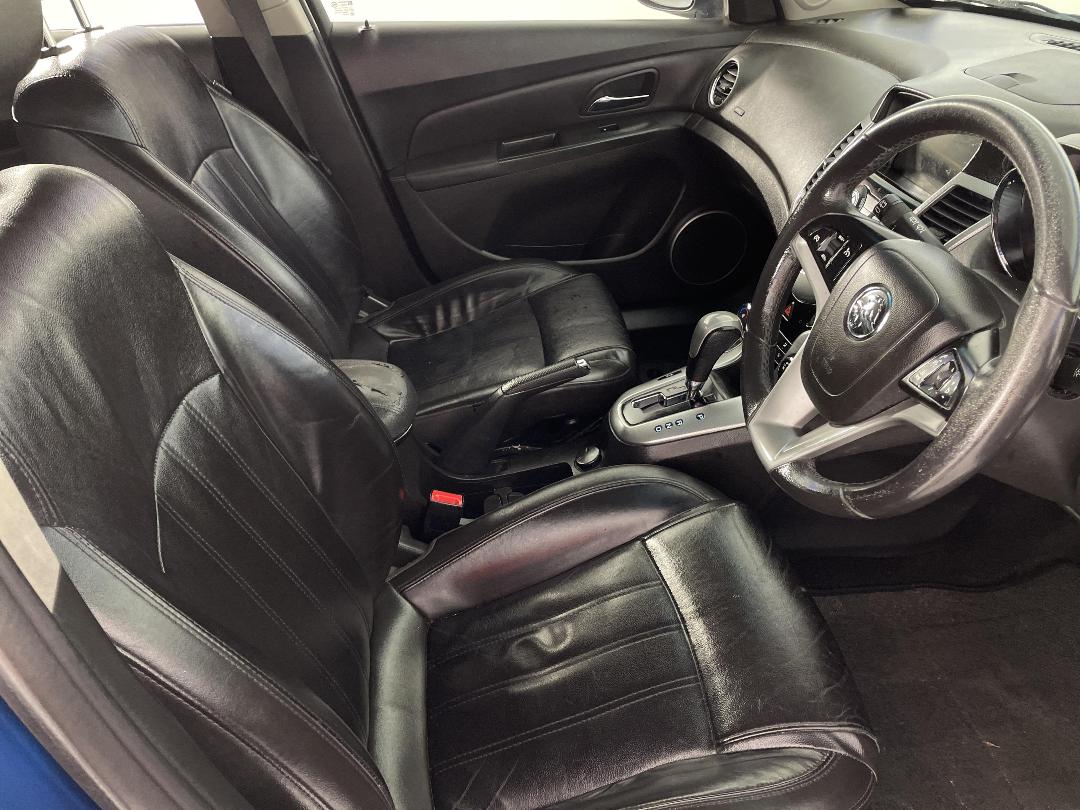 Photo '16' of Holden Cruze