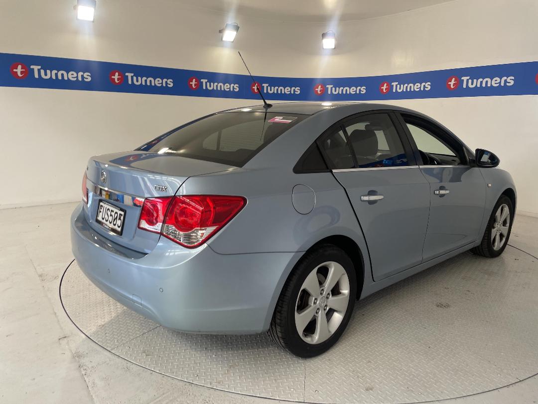 Photo '7' of Holden Cruze