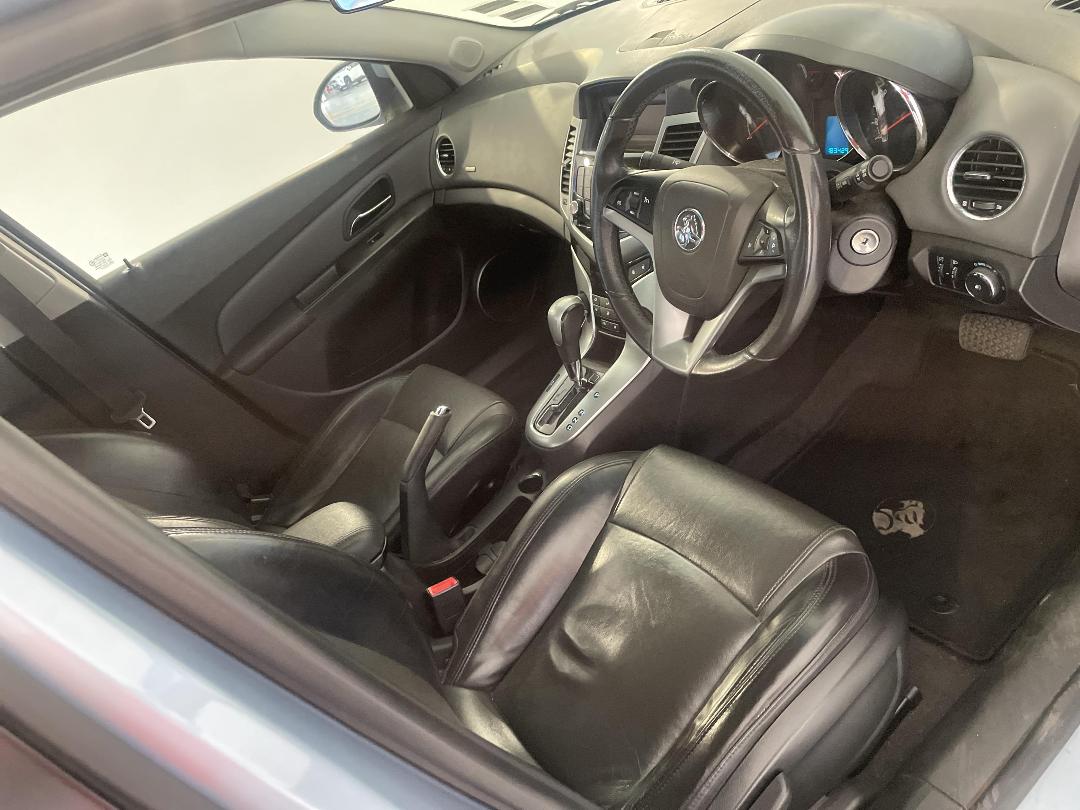 Photo '16' of Holden Cruze