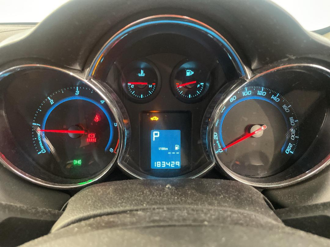 Photo '21' of Holden Cruze