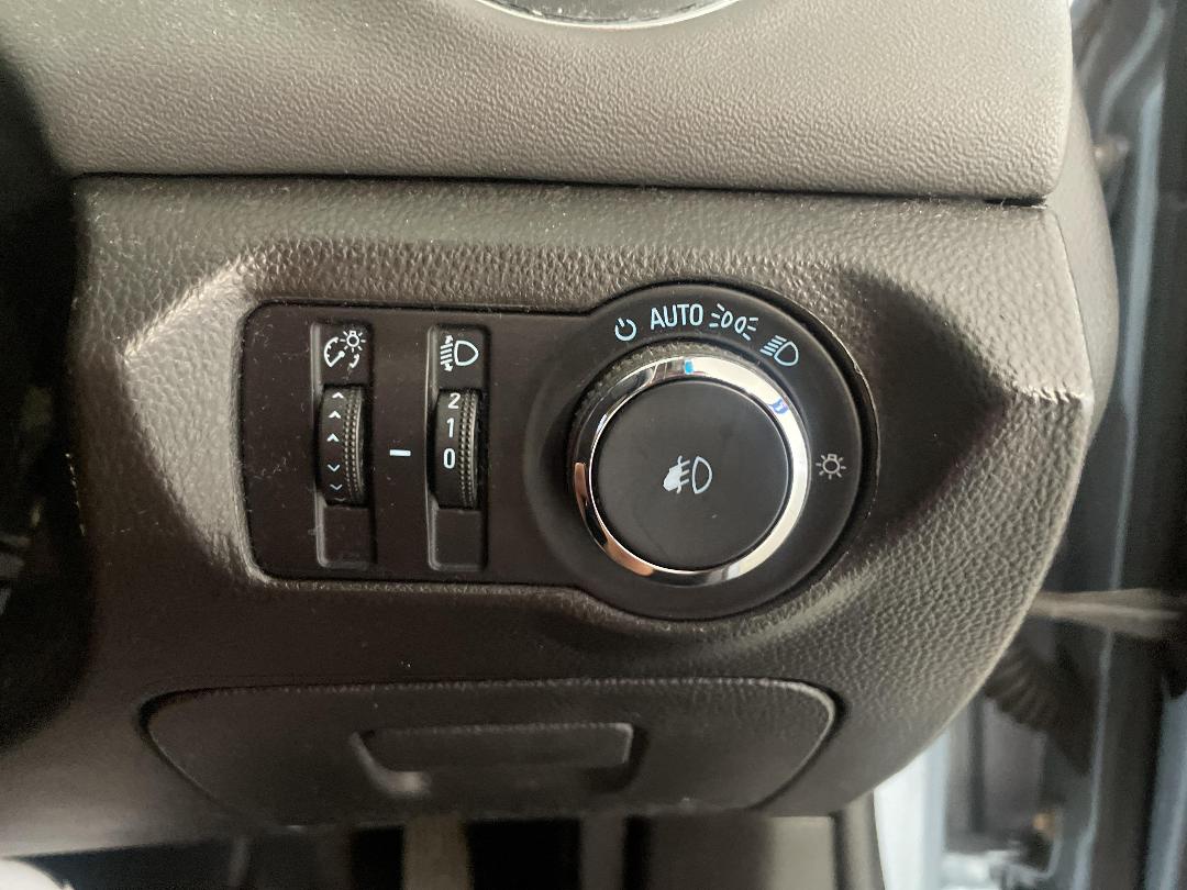 Photo '24' of Holden Cruze