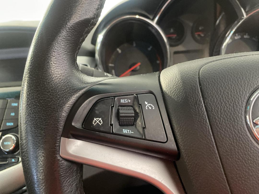 Photo '26' of Holden Cruze