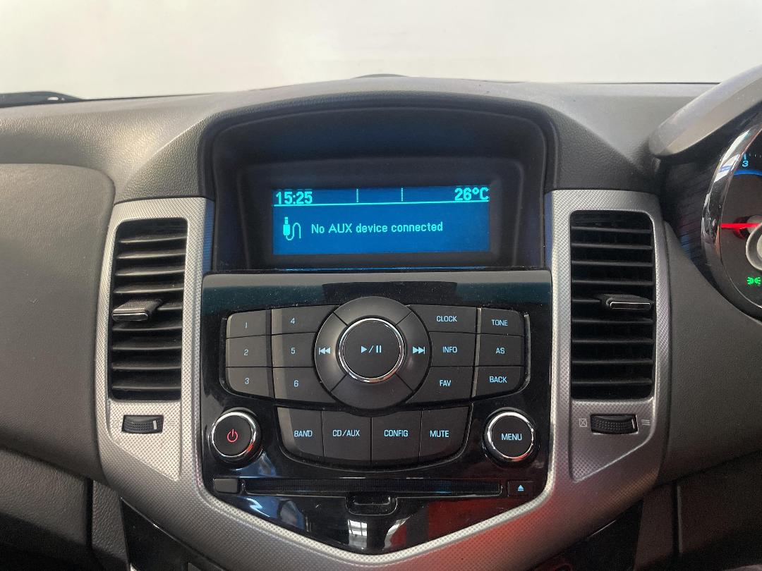 Photo '27' of Holden Cruze