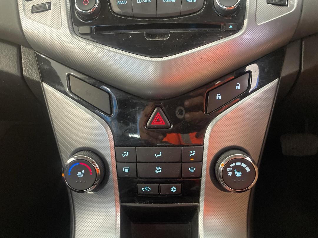 Photo '28' of Holden Cruze