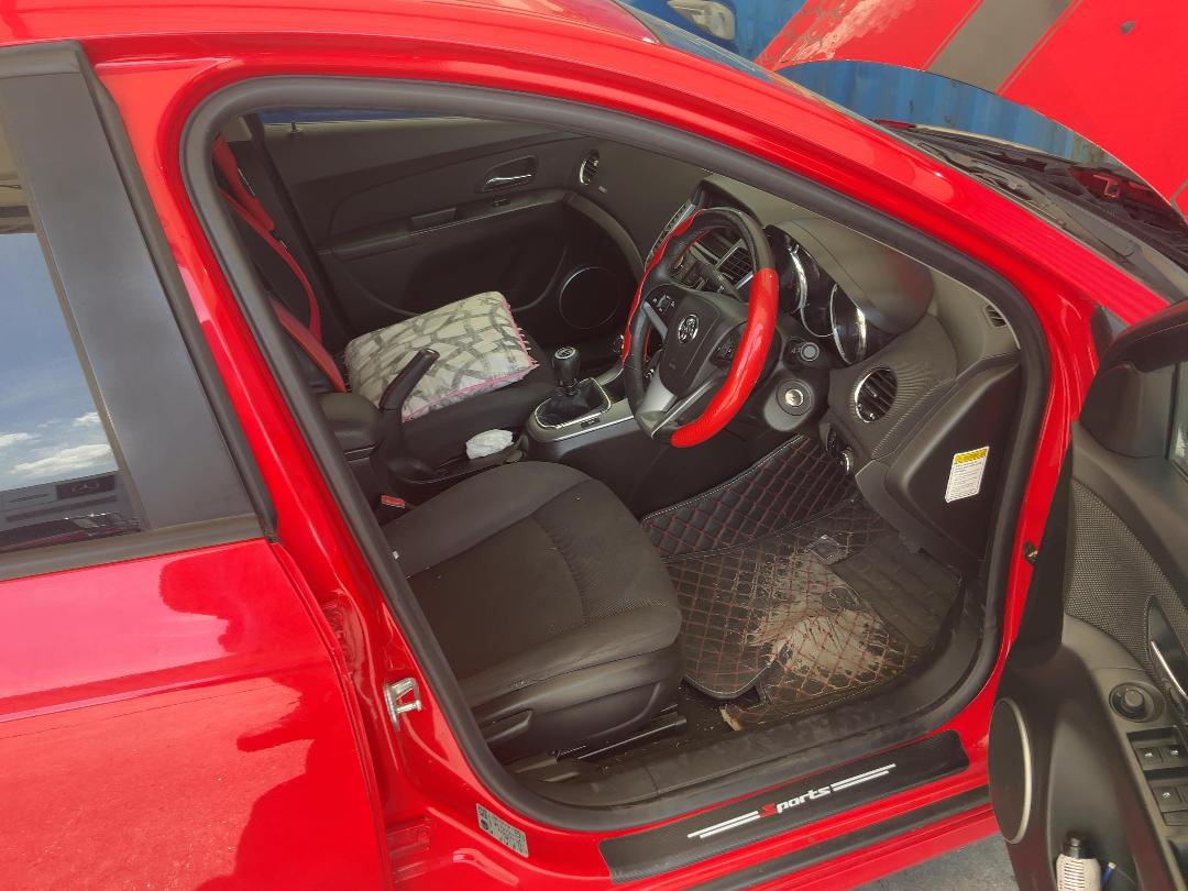 Photo '19' of Holden Cruze SRI