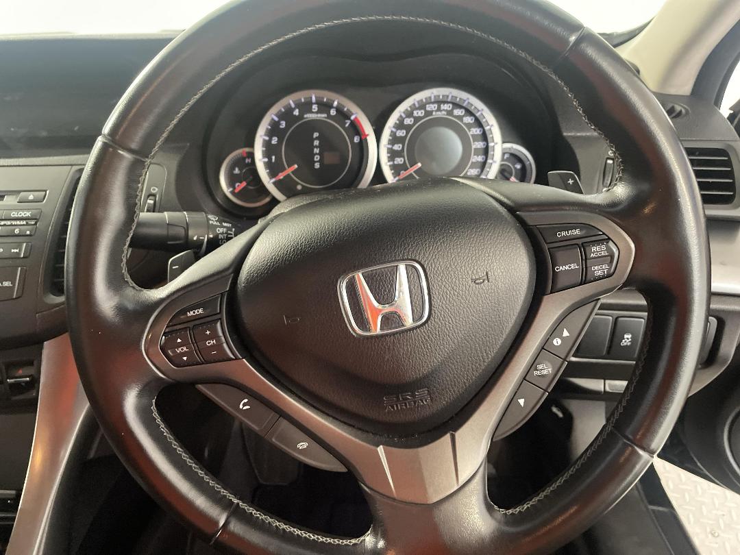 Photo '28' of Honda Accord