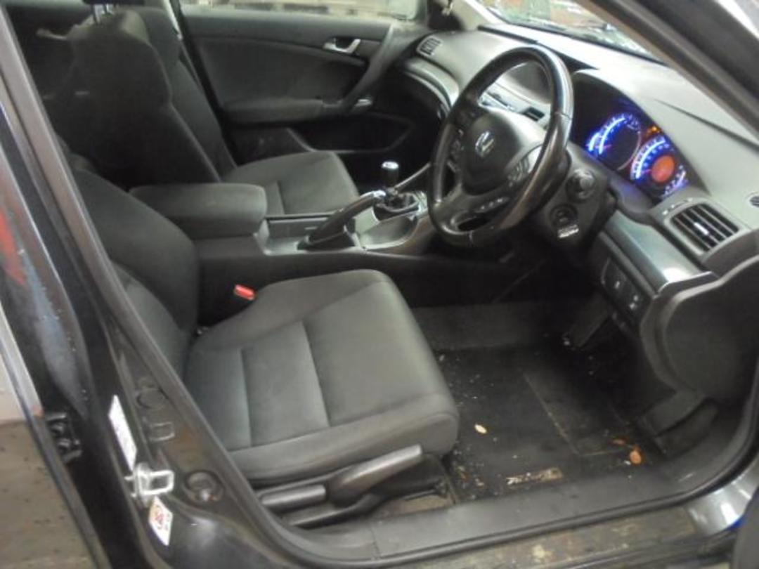 Photo '8' of Honda Accord Euro S