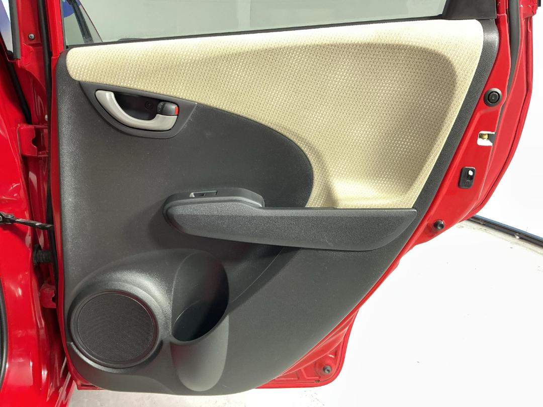 Photo '19' of Honda FIT Photo '19' of Honda FIT