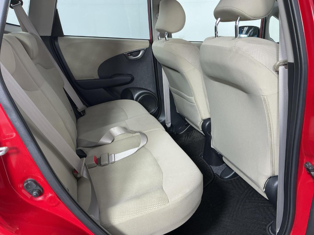 Photo '20' of Honda FIT Photo '20' of Honda FIT