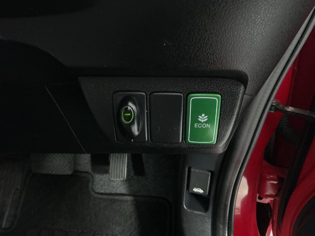 Photo '24' of Honda FIT Photo '24' of Honda FIT