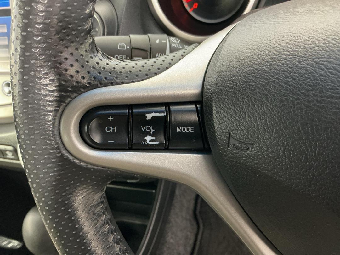 Photo '26' of Honda FIT Photo '26' of Honda FIT