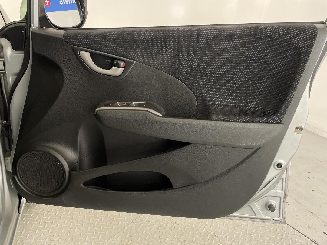 Photo '15' of Honda FIT