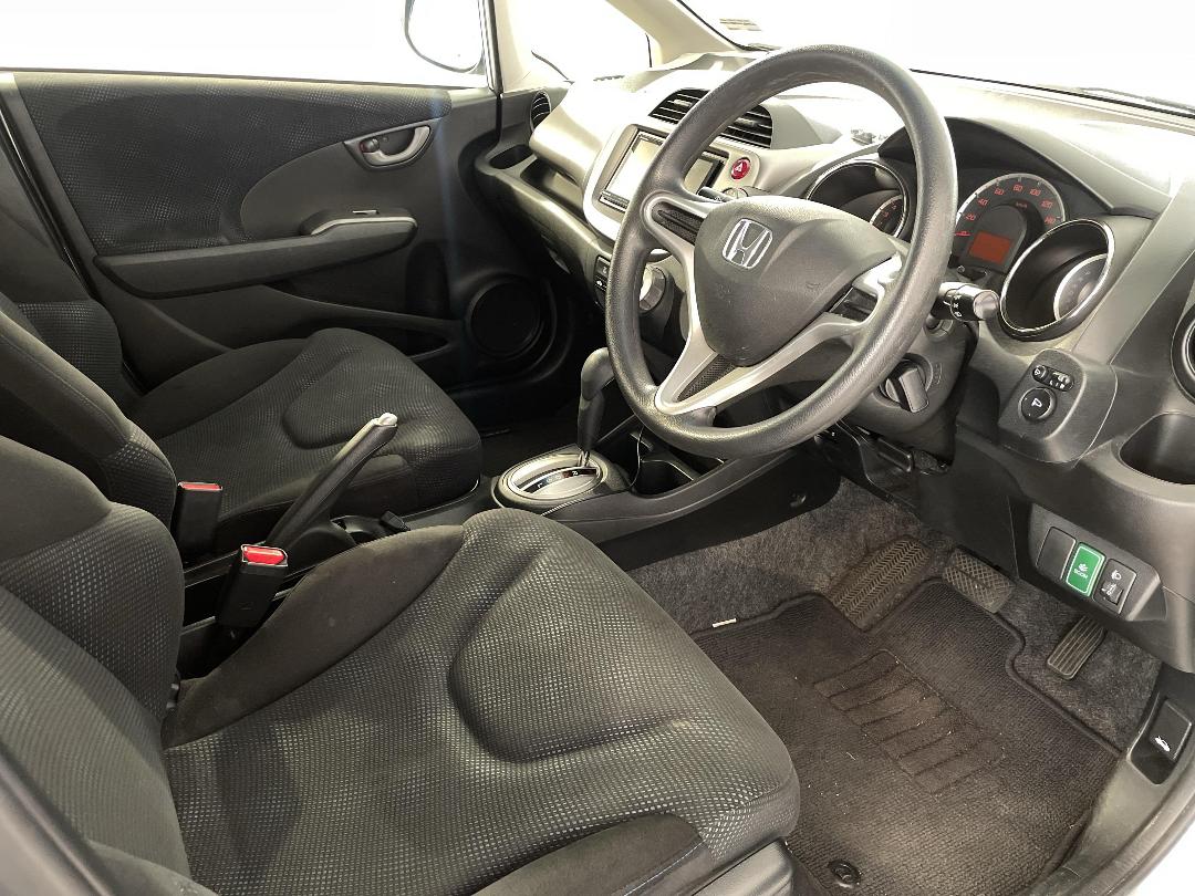 Photo '16' of Honda FIT