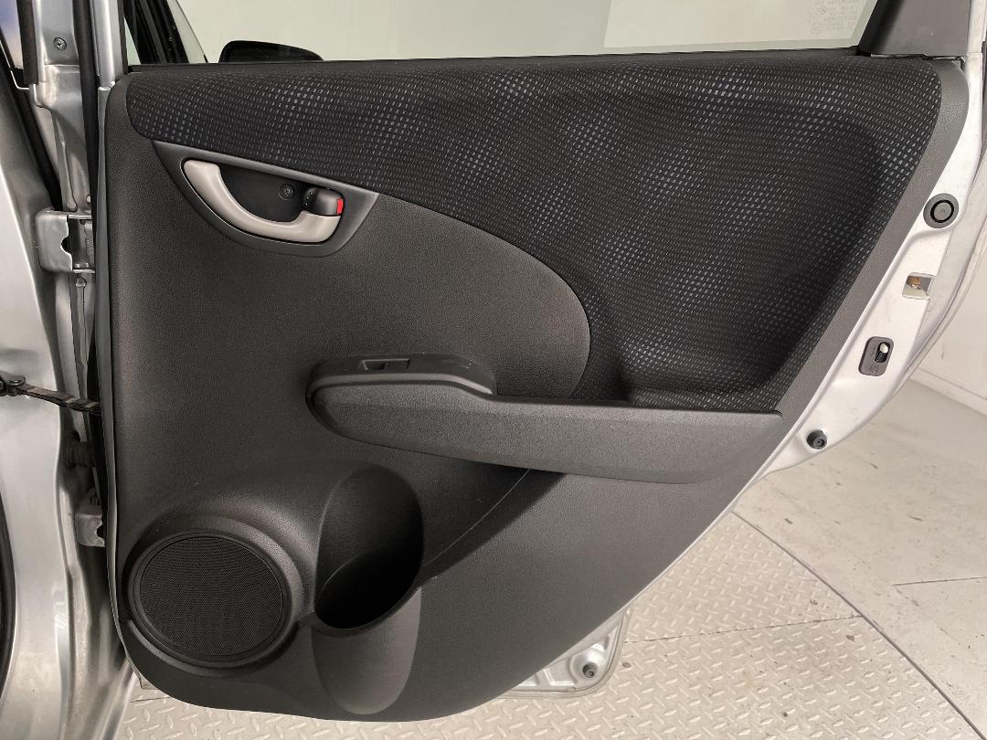 Photo '19' of Honda FIT