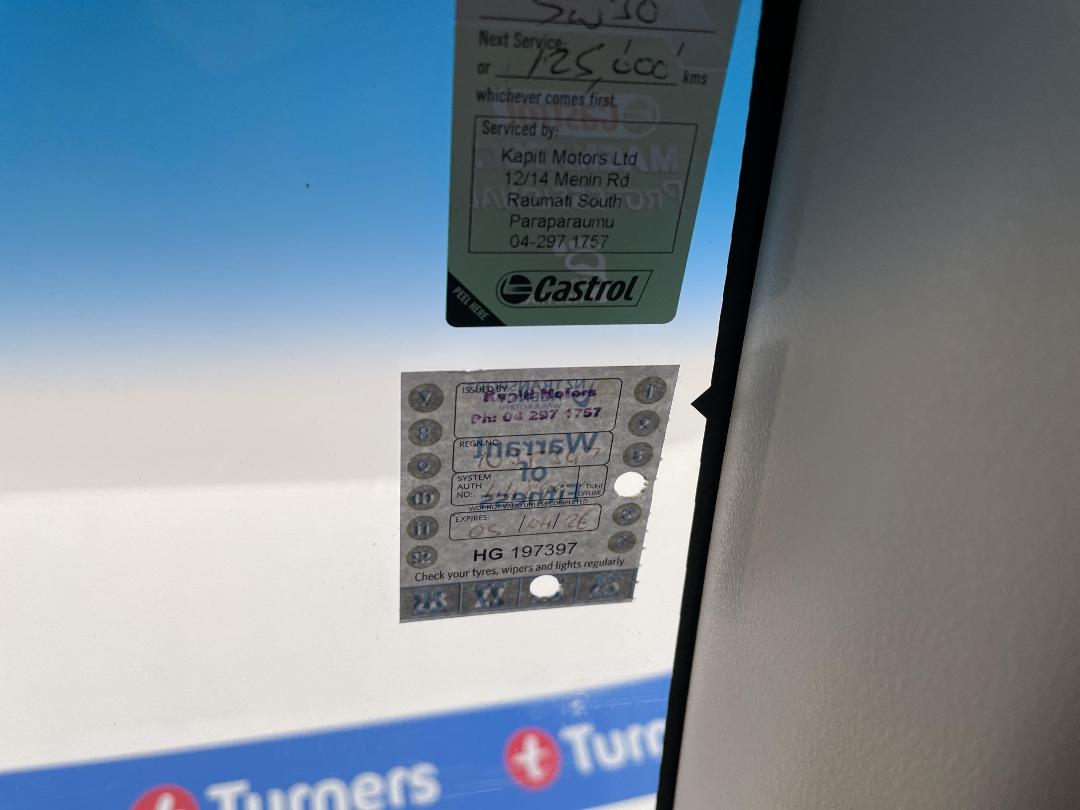 Photo '24' of Honda FIT