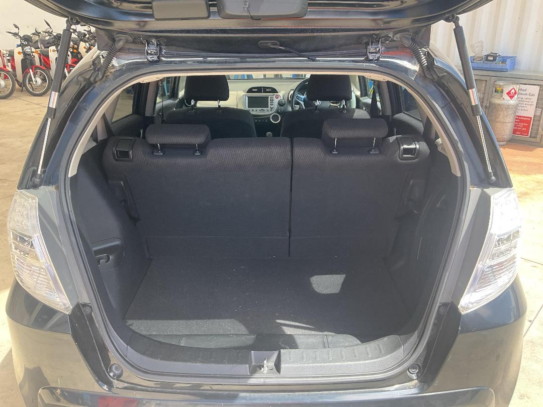 Photo '11' of Honda FIT