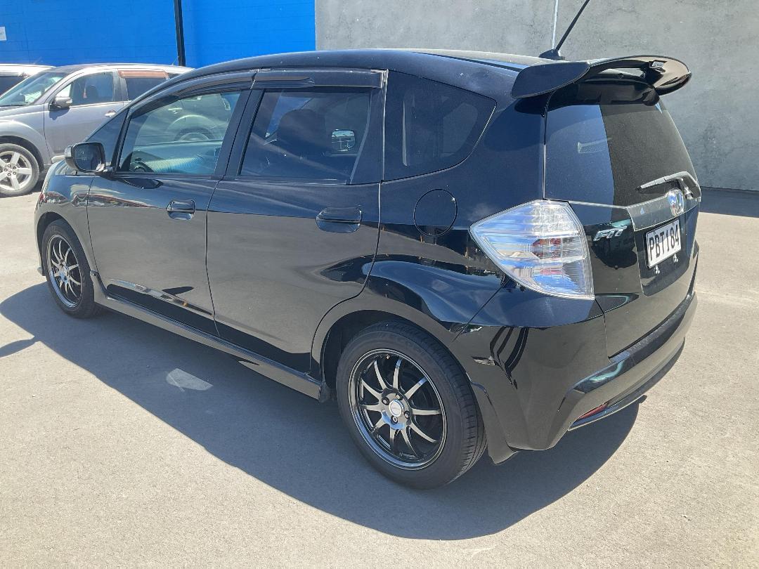 Photo '5' of Honda FIT Photo '5' of Honda FIT