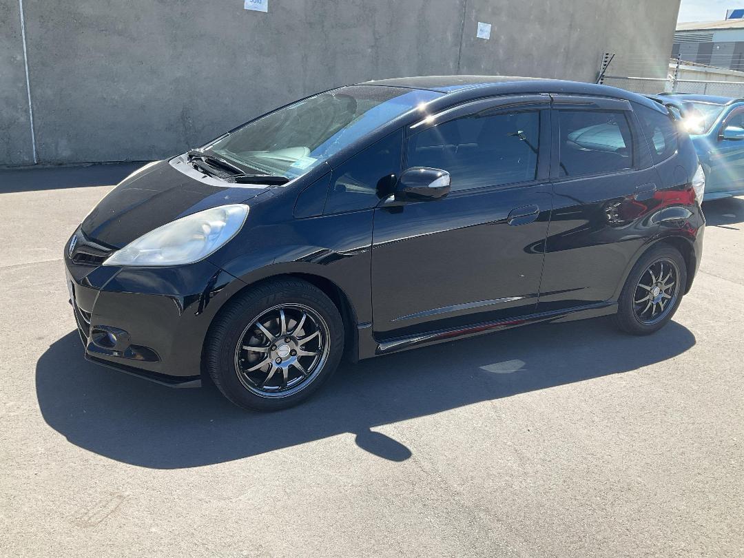 Photo '6' of Honda FIT Photo '6' of Honda FIT