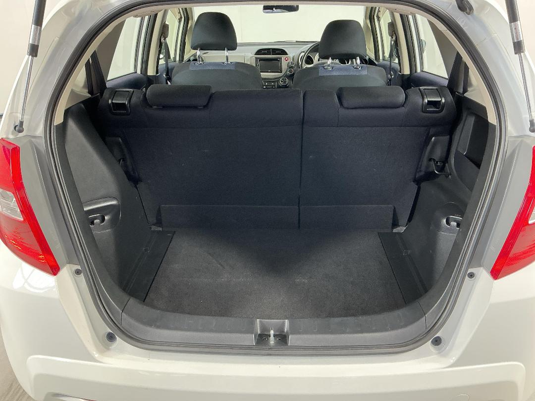 Photo '14' of Honda FIT Photo '14' of Honda FIT