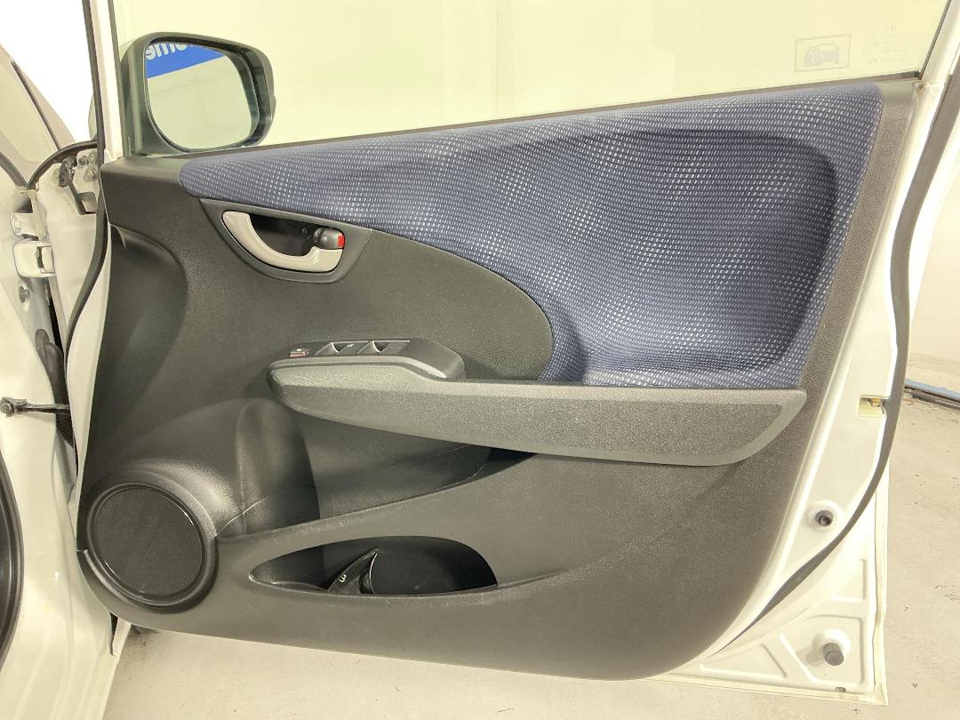 Photo '15' of Honda FIT Photo '15' of Honda FIT