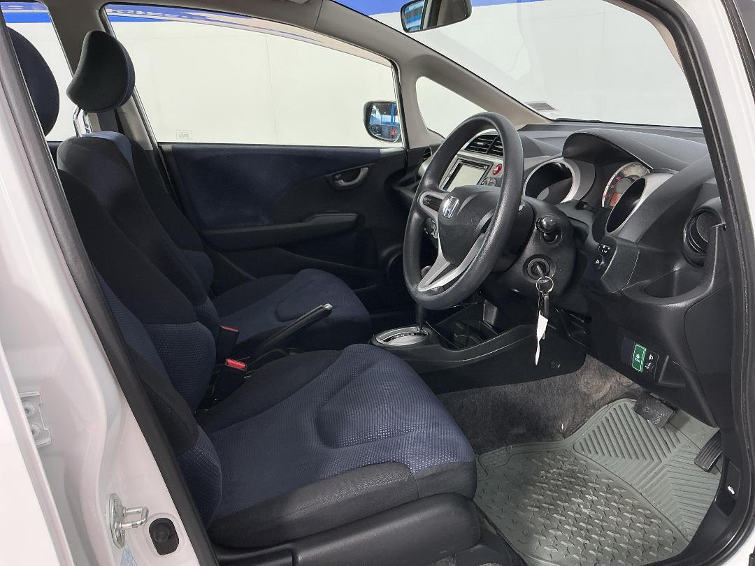 Photo '16' of Honda FIT Photo '16' of Honda FIT