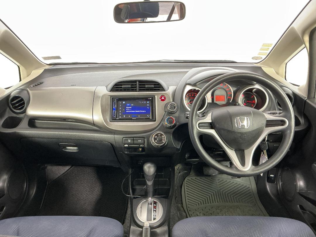 Photo '17' of Honda FIT Photo '17' of Honda FIT