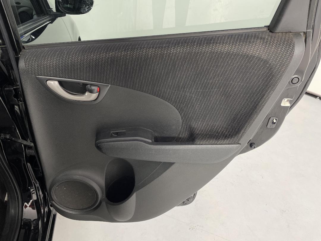 Photo '19' of Honda FIT Photo '19' of Honda FIT