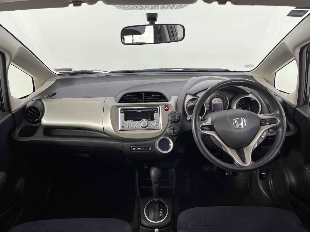 Photo '17' of Honda FIT Photo '17' of Honda FIT