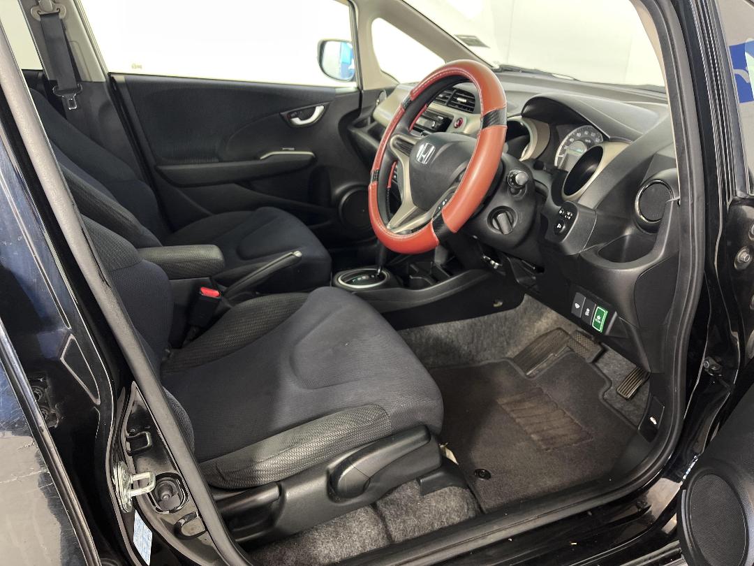 Photo '16' of Honda FIT