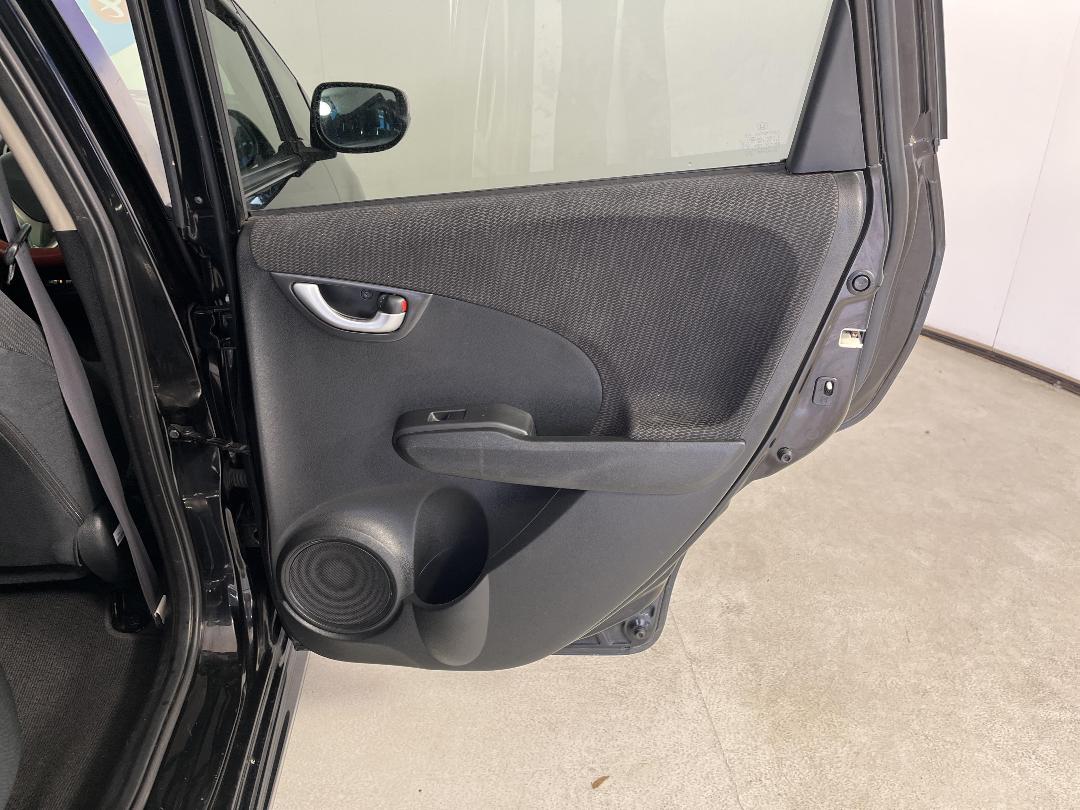 Photo '19' of Honda FIT