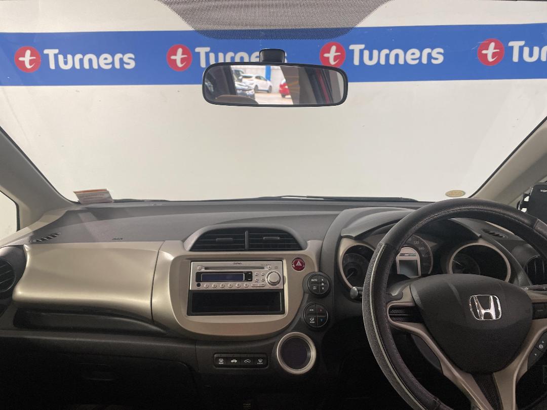 Photo '17' of Honda FIT