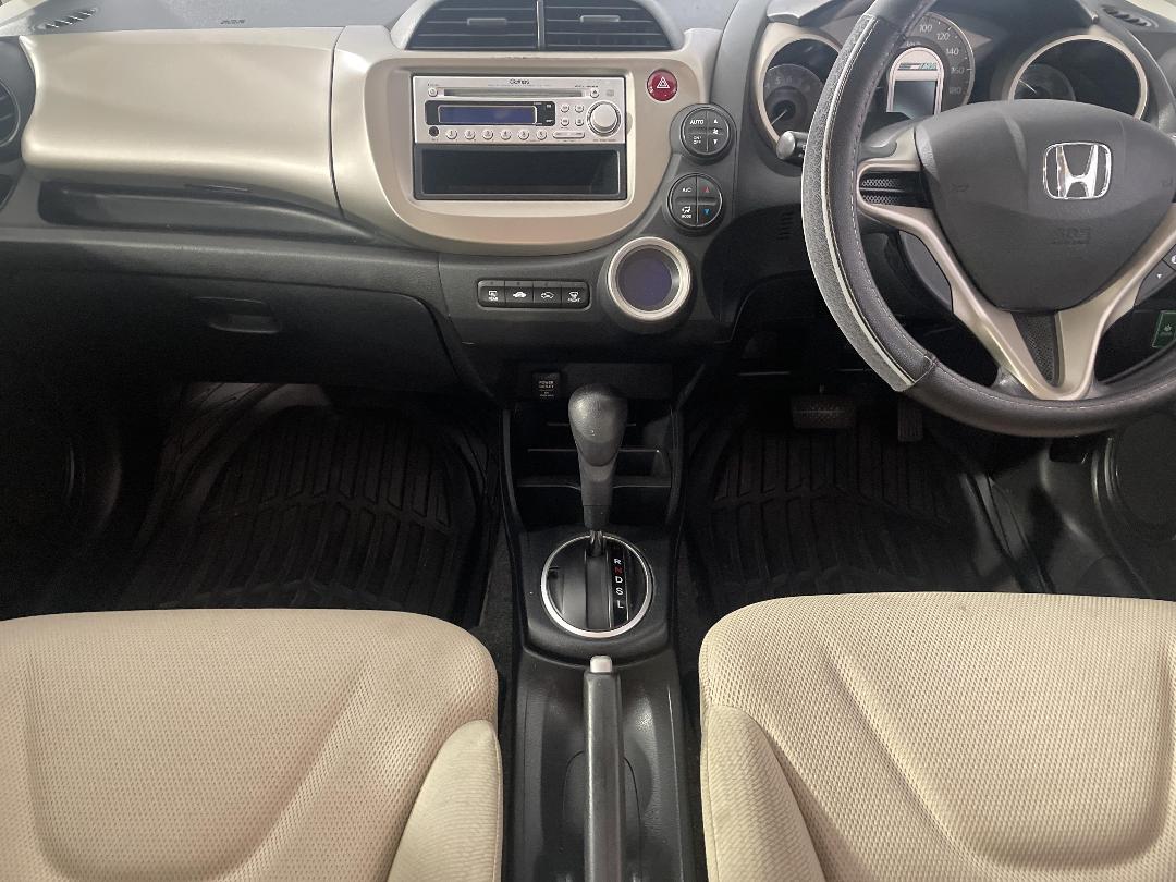 Photo '18' of Honda FIT