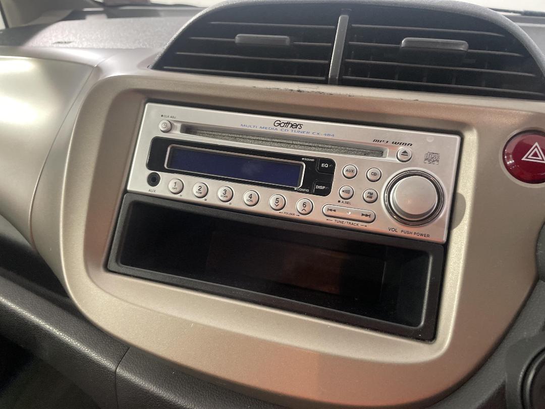 Photo '28' of Honda FIT